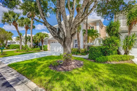 17 Selby Lane Palm Beach Gardens FL 33418