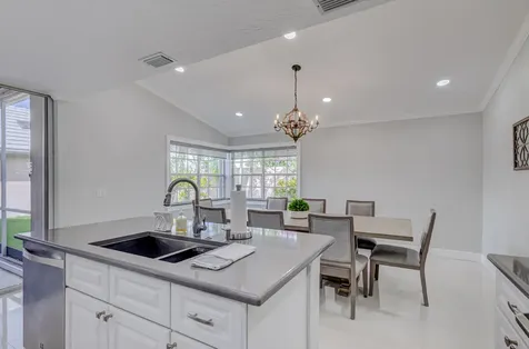 17 Selby Lane Palm Beach Gardens FL 33418