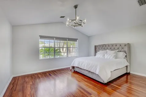 17 Selby Lane Palm Beach Gardens FL 33418