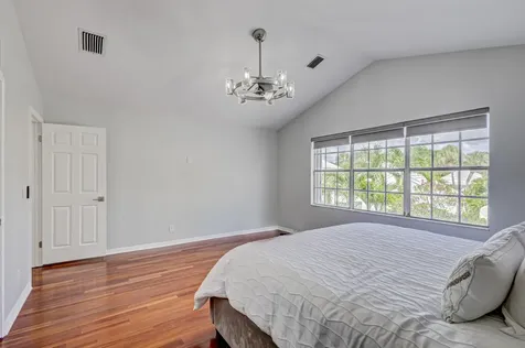 17 Selby Lane Palm Beach Gardens FL 33418