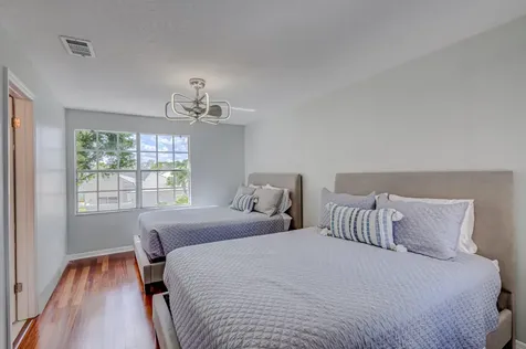 17 Selby Lane Palm Beach Gardens FL 33418