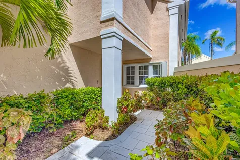 17 Selby Lane Palm Beach Gardens FL 33418