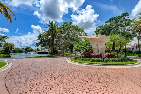 17 Selby Lane Palm Beach Gardens FL 33418