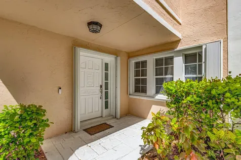 17 Selby Lane Palm Beach Gardens FL 33418