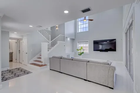 17 Selby Lane Palm Beach Gardens FL 33418