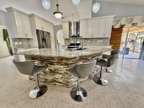 125 SW Donna Terrace Port Saint Lucie FL 34984