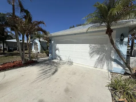 125 SW Donna Terrace Port Saint Lucie FL 34984
