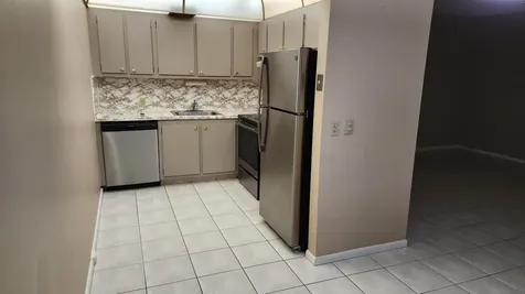 251 Fanshaw F Boca Raton FL 33434