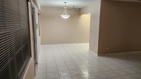 251 Fanshaw F Boca Raton FL 33434