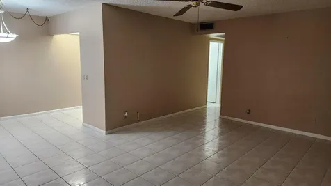 251 Fanshaw F Boca Raton FL 33434