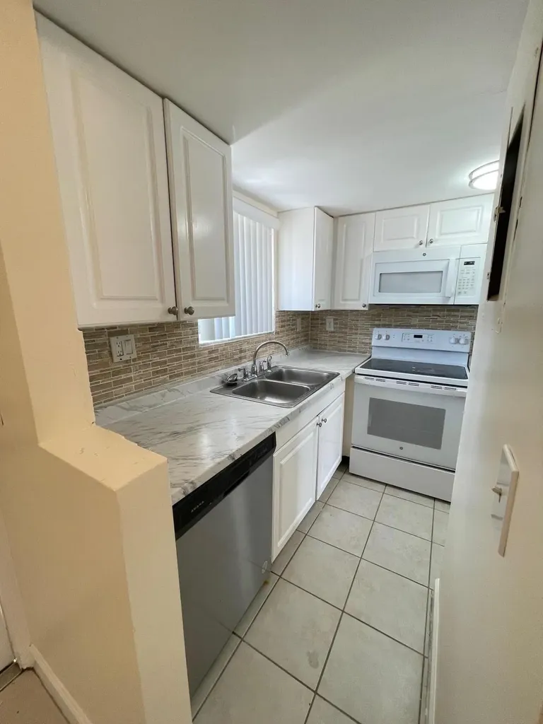 1501 Crescent Circle Lake Park FL 33403