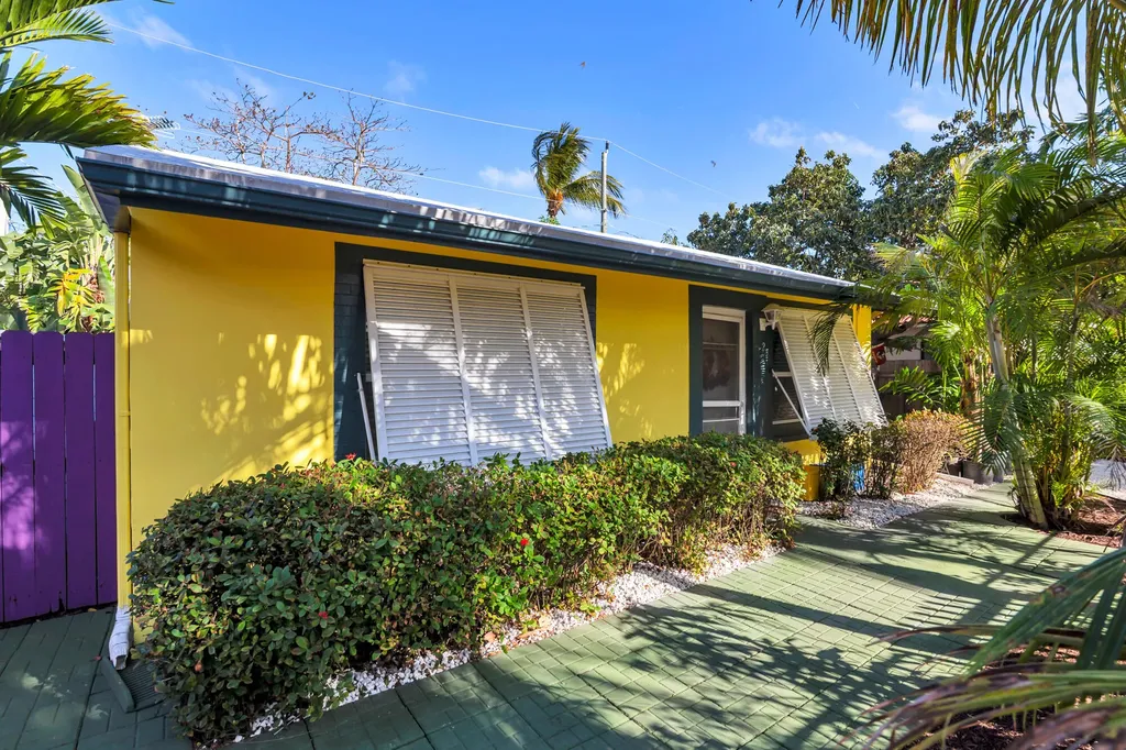 2 Kenmore Lane Boynton Beach FL 33435