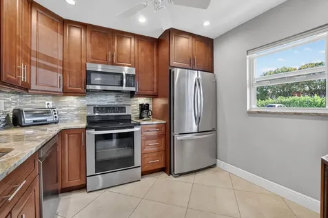 250 Ne 20th Street Boca Raton FL 33431