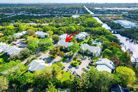 5048 Heatherhill Lane Boca Raton FL 33486