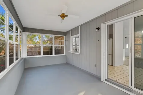135 10th Avenue Vero Beach FL 32962