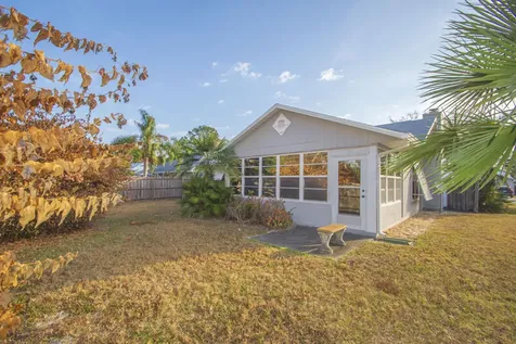 135 10th Avenue Vero Beach FL 32962