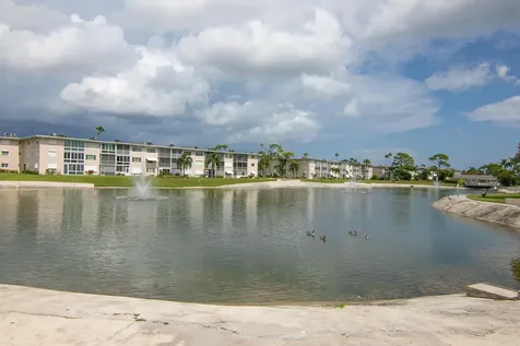 2562 N Garden Drive Lake Worth FL 33461