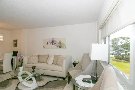 2562 N Garden Drive Lake Worth FL 33461