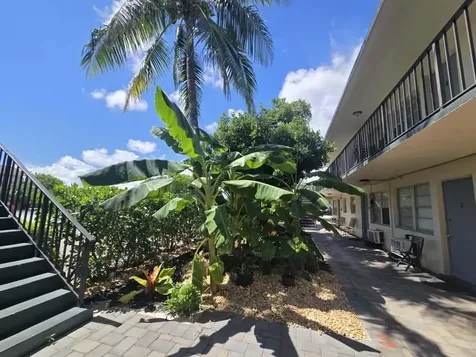 620 S Broadway Lantana FL 33462