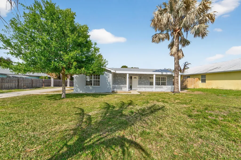 9035 SE Athena Street Hobe Sound FL 33455