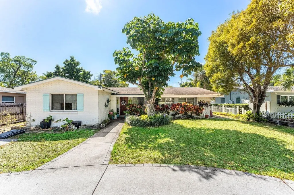 102 Ne 22nd Street Delray Beach FL 33444