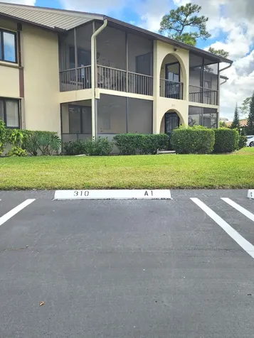 310 Knotty Pine Circle Greenacres FL 33463