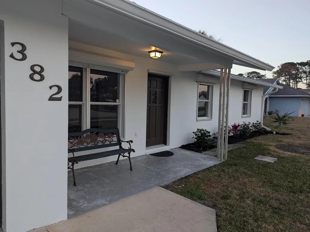 382 Easy Street Sebastian FL 32958