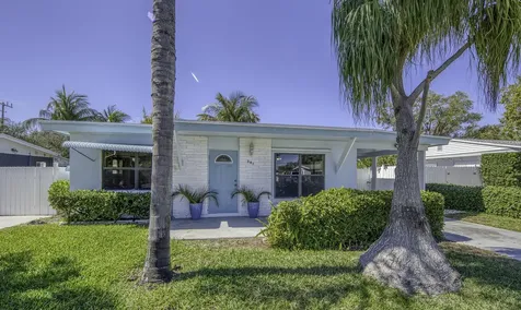 341 Pinewood Street Lantana FL 33462