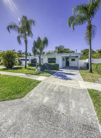 341 Pinewood Street Lantana FL 33462