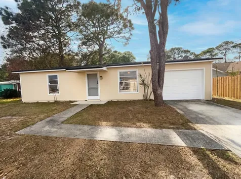 1118 Se Proctor Lane Port Saint Lucie FL 34983
