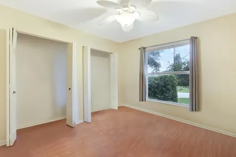 1198 Se Petunia Avenue Port Saint Lucie FL 34952