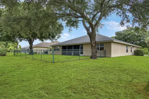 1198 Se Petunia Avenue Port Saint Lucie FL 34952