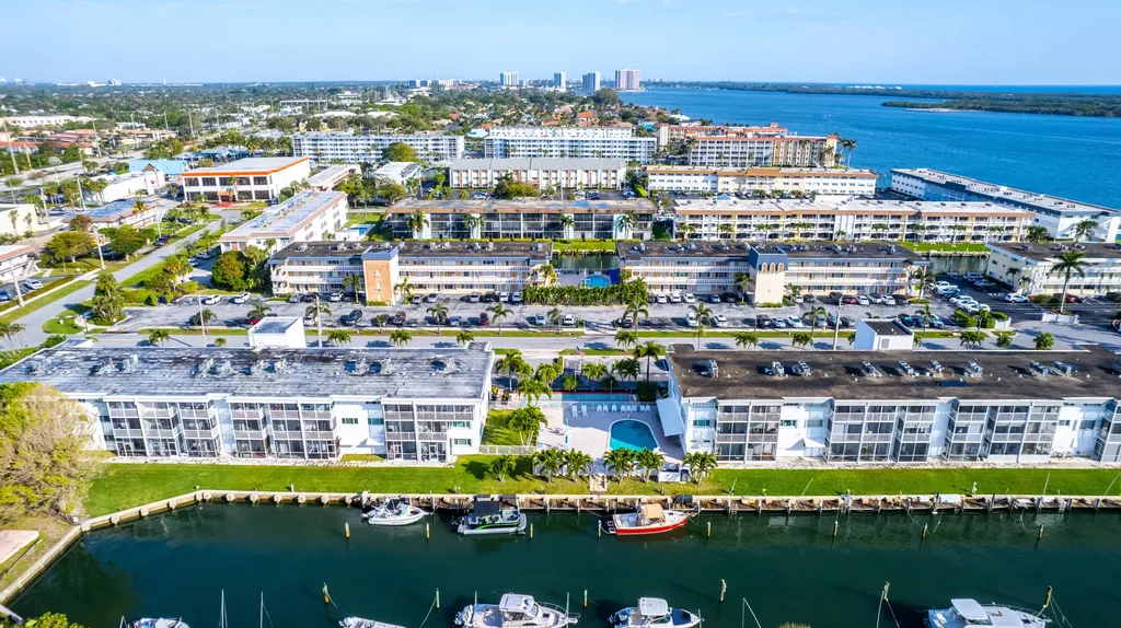 130 Doolen Court North Palm Beach FL 33408