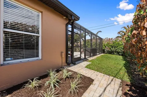 537 Sw Laconic Avenue Port Saint Lucie FL 34953