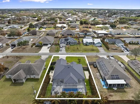 537 Sw Laconic Avenue Port Saint Lucie FL 34953