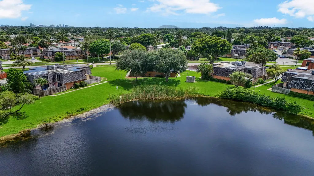 388 Lake Arbor Drive Palm Springs FL 33461