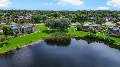 388 Lake Arbor Drive Palm Springs FL 33461