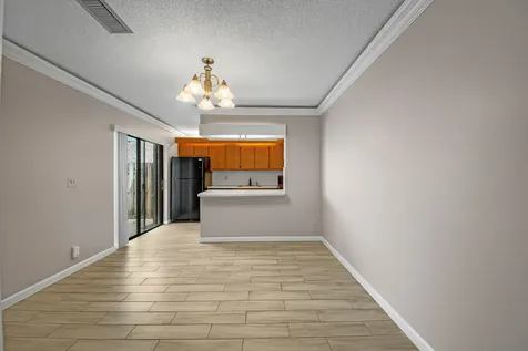388 Lake Arbor Drive Palm Springs FL 33461