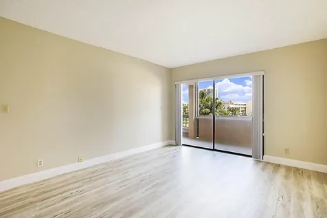 1036 Us Highway 1 North Palm Beach FL 33408