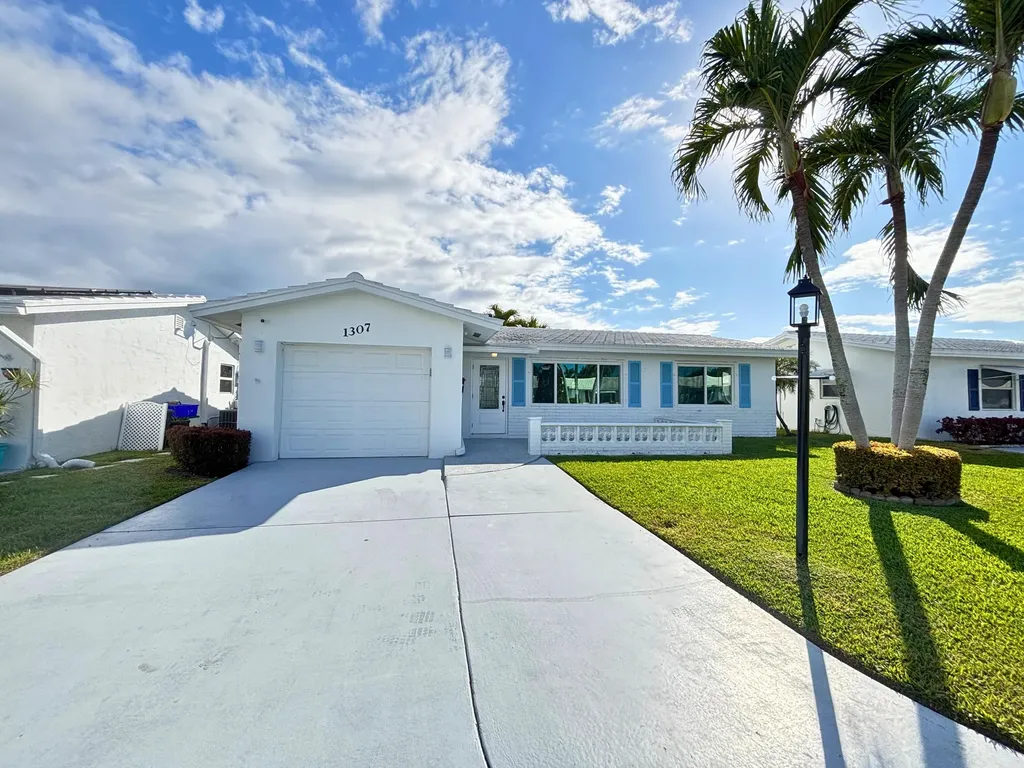 1307 SW 24th Street Street Boynton Beach FL 33426