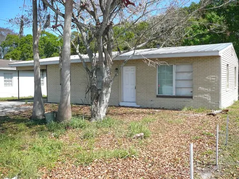 512 S 25th Street Fort Pierce FL 34950