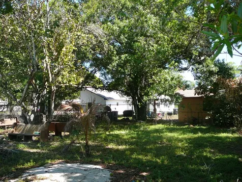 512 S 25th Street Fort Pierce FL 34950