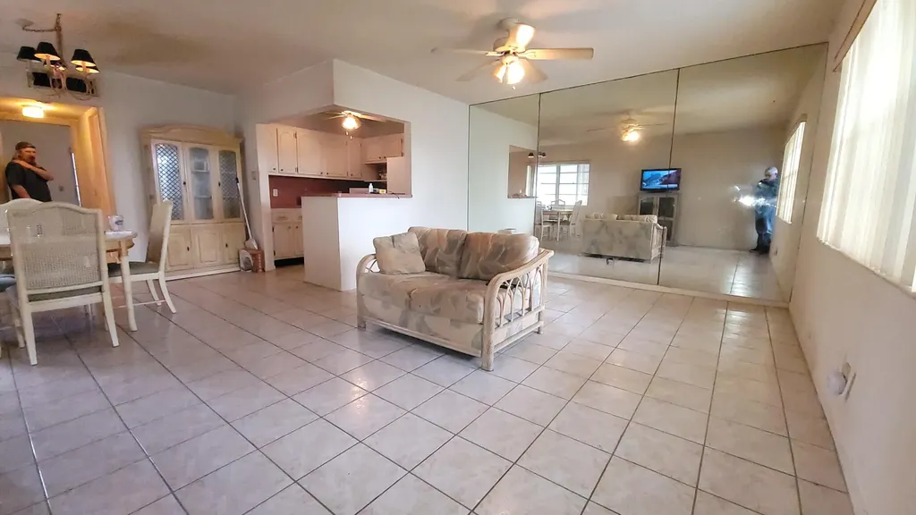 21 Norwich A West Palm Beach FL 33417