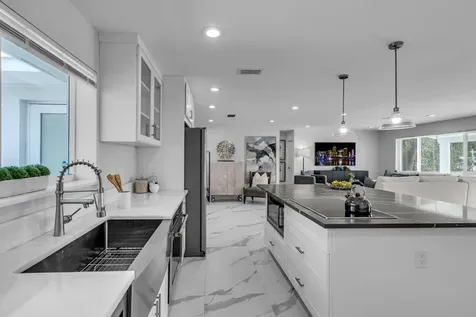 465 Nw 11th Street Street Boca Raton FL 33432