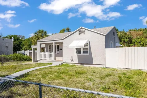 933 30th Court West Palm Beach FL 33407