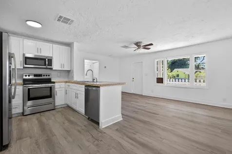 933 30th Court West Palm Beach FL 33407