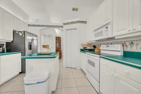 3407 Se Hart Circle Port Saint Lucie FL 34984