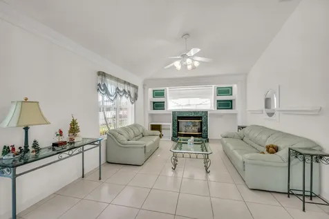 3407 Se Hart Circle Port Saint Lucie FL 34984