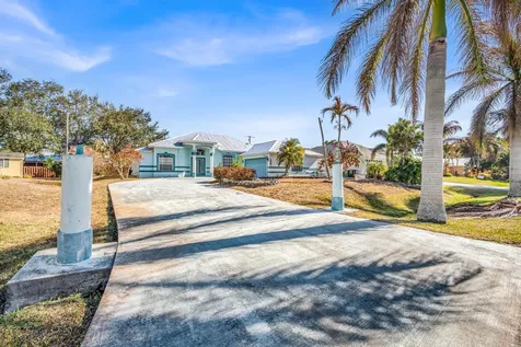 3407 Se Hart Circle Port Saint Lucie FL 34984