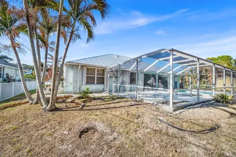 3407 Se Hart Circle Port Saint Lucie FL 34984